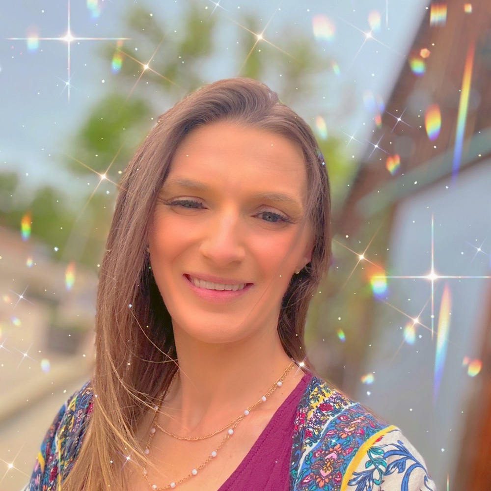 Meet your Posher, Cassandra